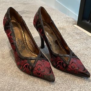 🔷Red Embroidered Flower Heels🔷